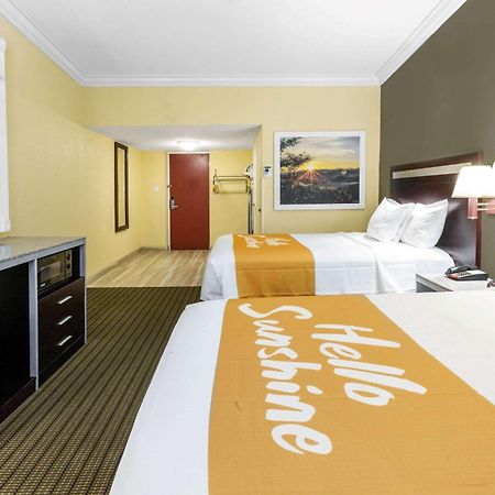Days Inn By Wyndham Nanuet / Spring Valley Luaran gambar